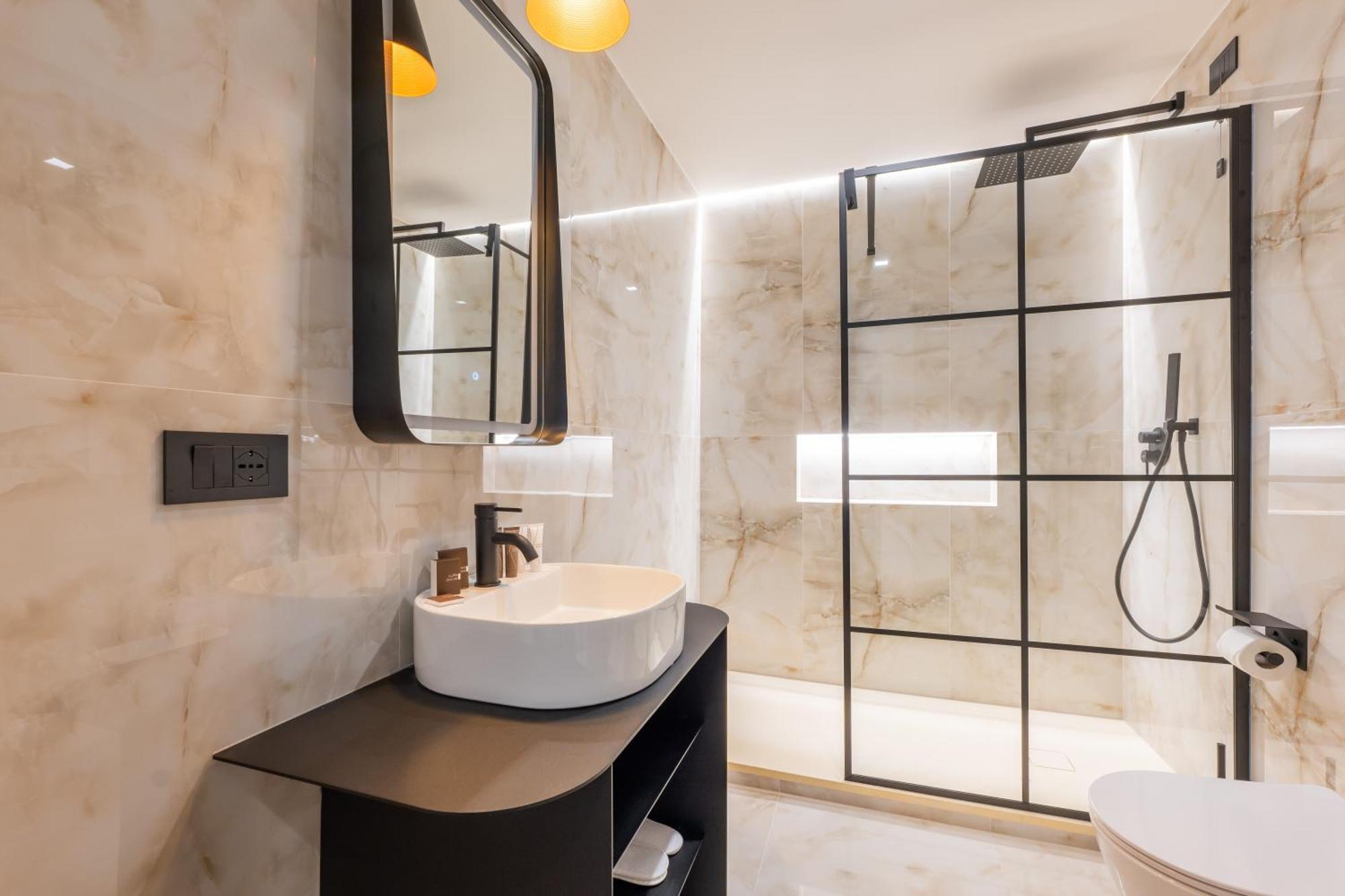 Maria Cristina Boutique Rooms Триест Екстериор снимка