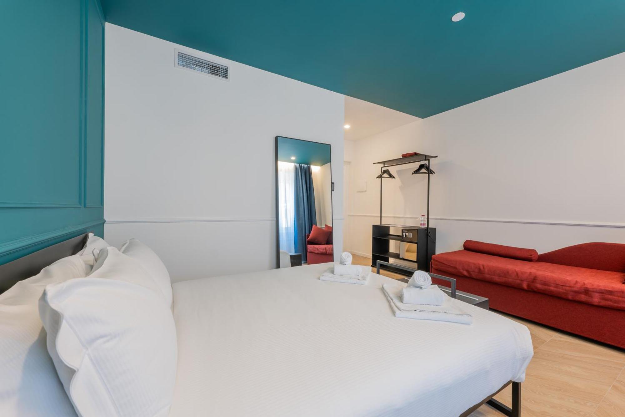 Maria Cristina Boutique Rooms Триест Екстериор снимка