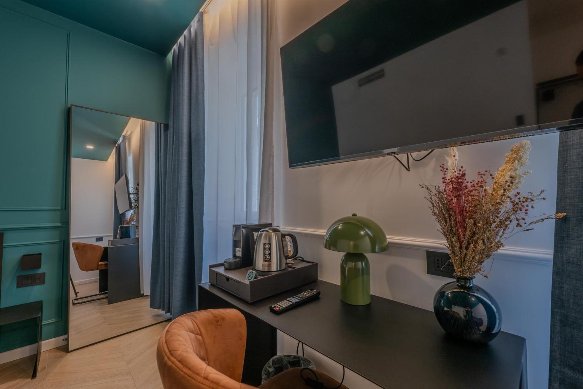 Maria Cristina Boutique Rooms Триест Екстериор снимка