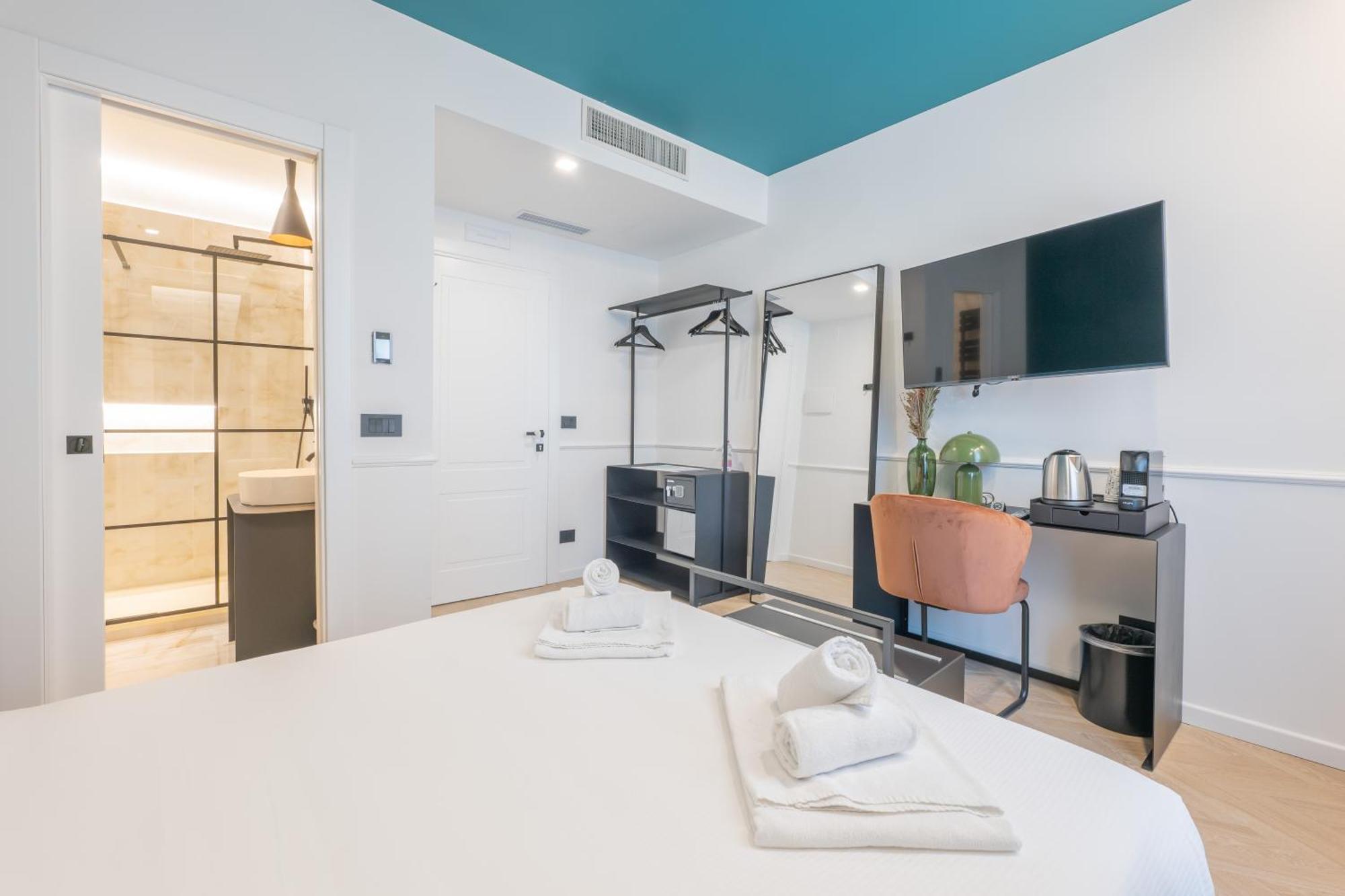 Maria Cristina Boutique Rooms Триест Екстериор снимка